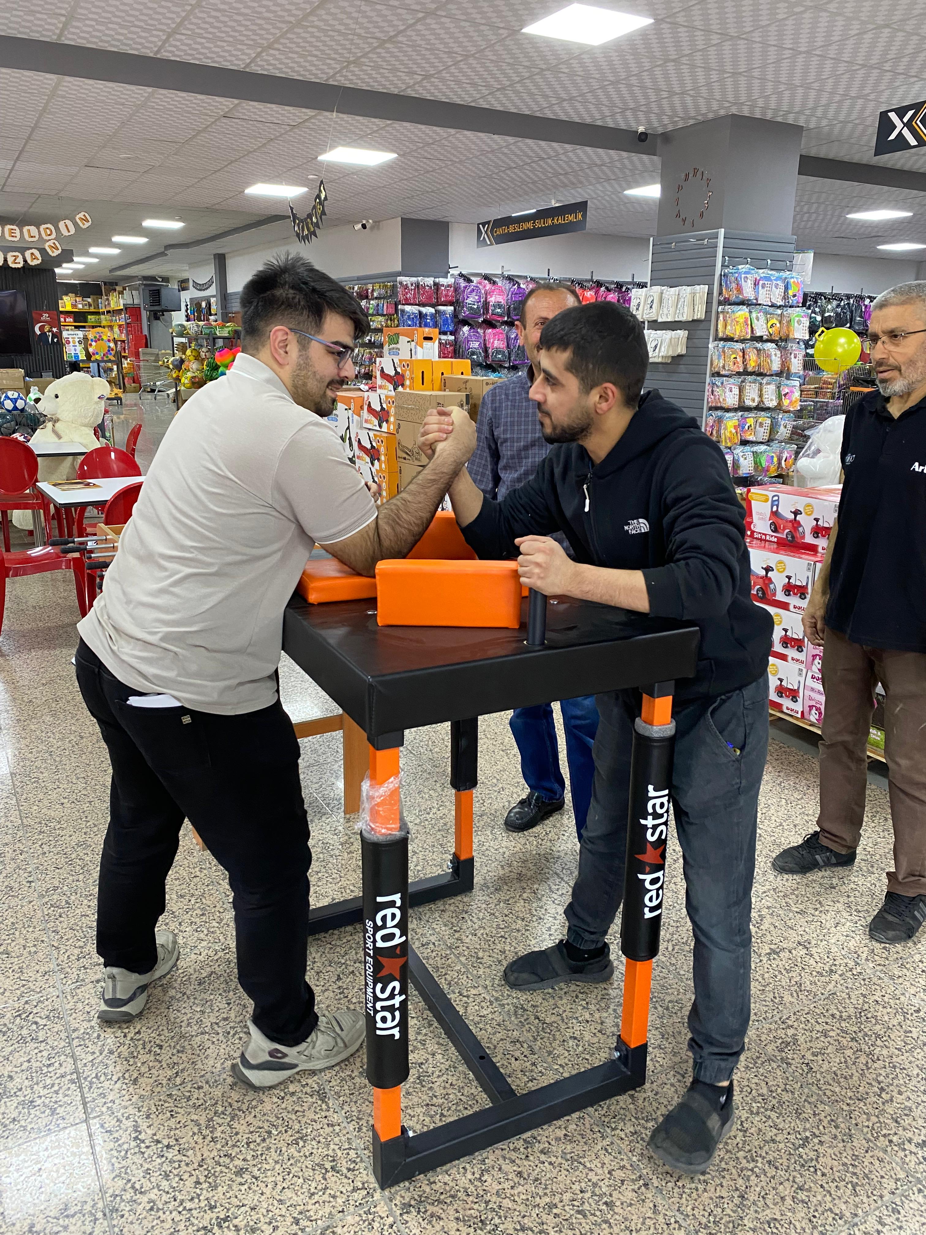 ASSA SPOR bilek güreşi masası - gerçek kullanım fotoğrafı (kurumsal ve antrenman kullanımı)