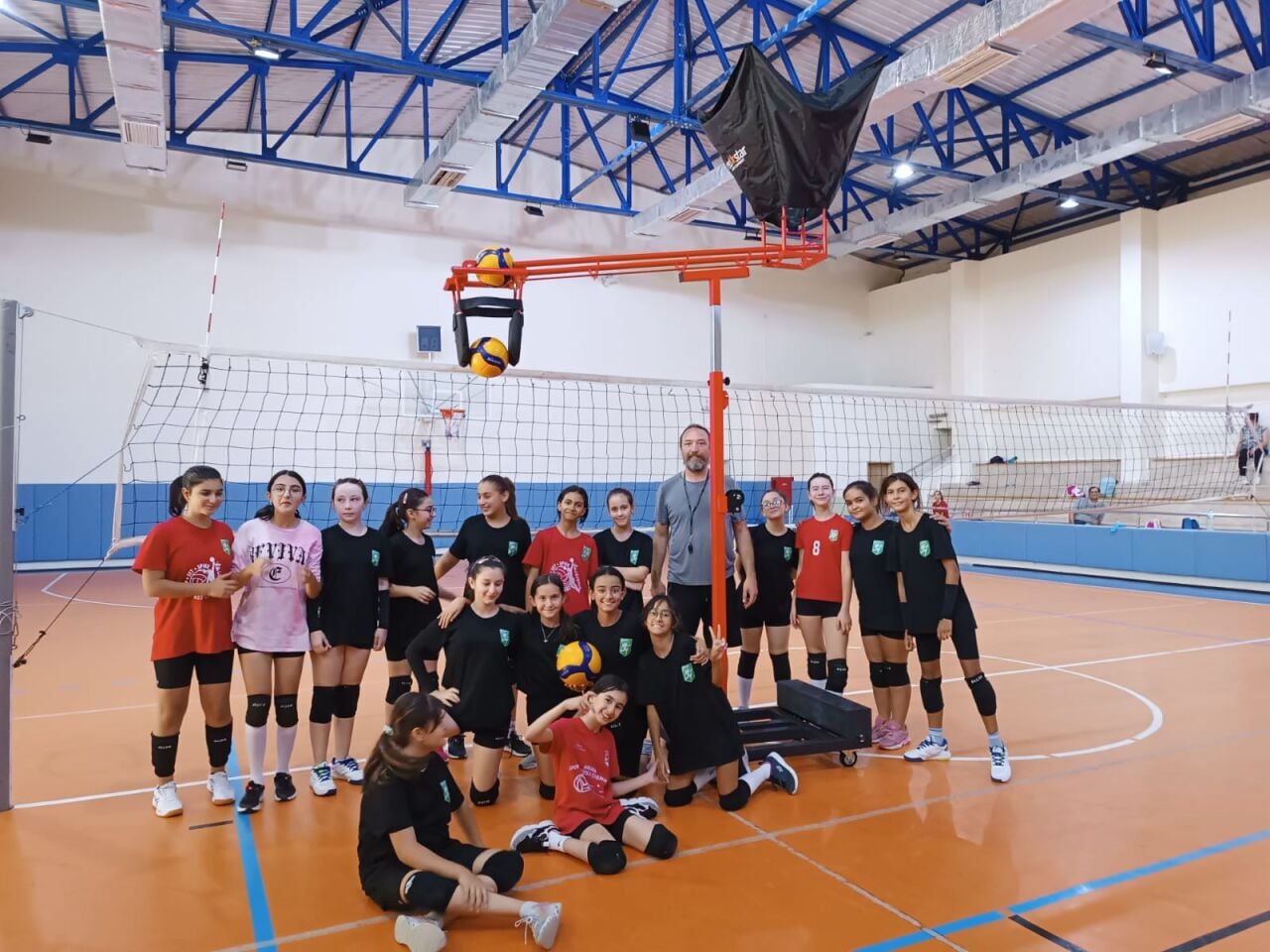 Voleybol Smaç Makinesi Nedir? Kimler İçin Uygundur?