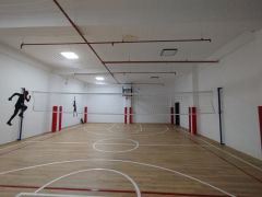 Duvara Monte Voleybol Direği Yan Görünüm