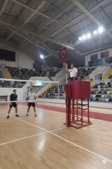 Voleybol Hakem Koltuğu (Ayarlı) Yan Görünüm