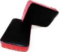 AVESSA TAEKWONDO DARBE YASTIĞI KIRMIZI-SİYAH 40 x 26 x 7 cm
