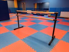 Taşınabilir Bale Barı – Ayarlanabilir Yükseklik (Siyah) Yan Görünüm