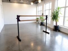 Taşınabilir Bale Barı – Ayarlanabilir Yükseklik (Mor) Yan Görünüm