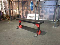 Crossfit Düz Bench Sehpası Kırmızı Yan Görünüm