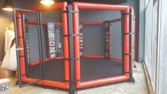 Mma Kafesi 4.5M X 4.5M Yükseklik 10 Cm Spor Salonu Kurulum Örneği