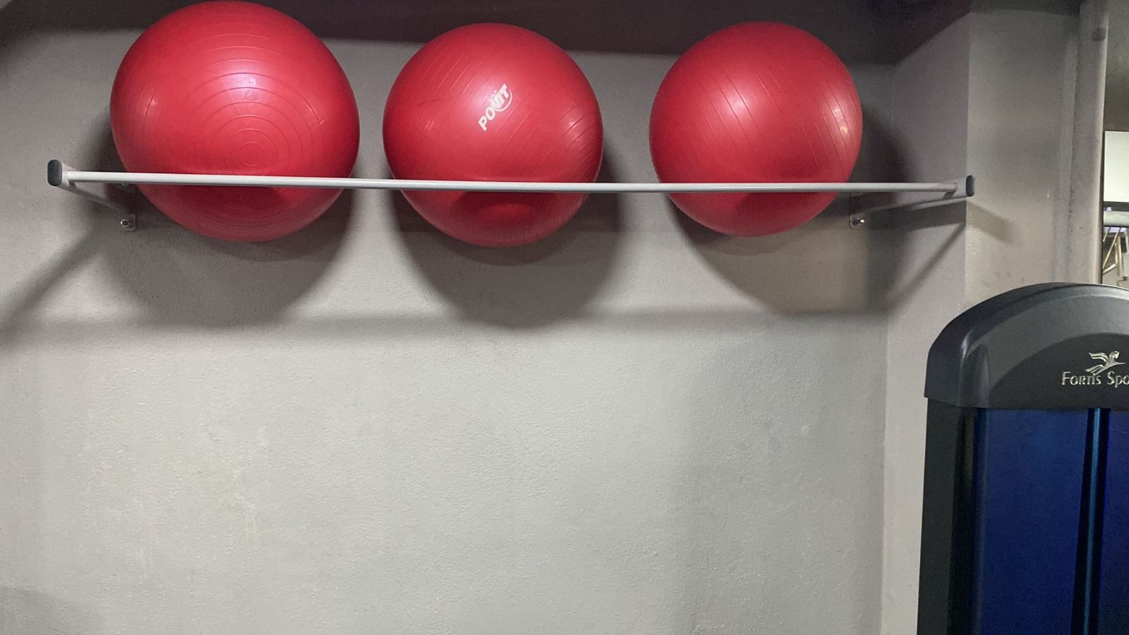 Pilates Top Rafı | Spor Salonları İçin Top Saklama Rafı