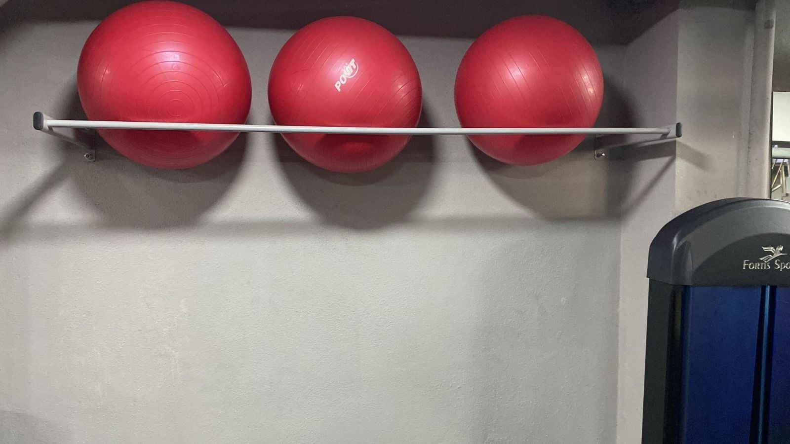 ASSA SPOR Pilates Top Rafı | Spor Salonları İçin Top Saklama Rafı - Pilates Ekipmanı Üretimi